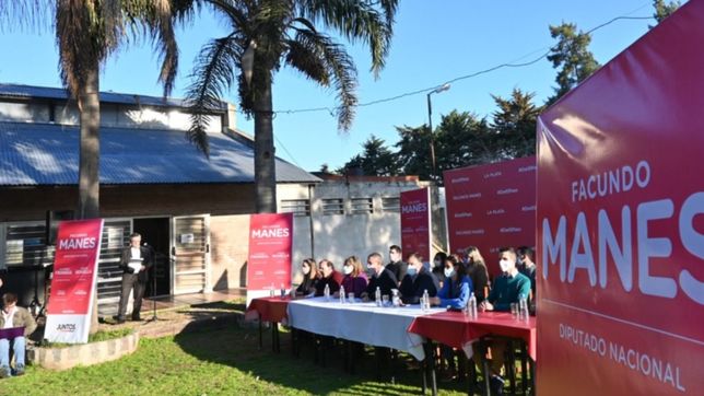 el radicalismo presento las listas en la plata con una fuerte apuesta a la figura de manes