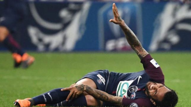 tras una dura lesion, dani alves se perdera el mundial