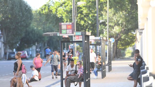 el urgente pedido de una familia que se olvido un horno en una parada de micros