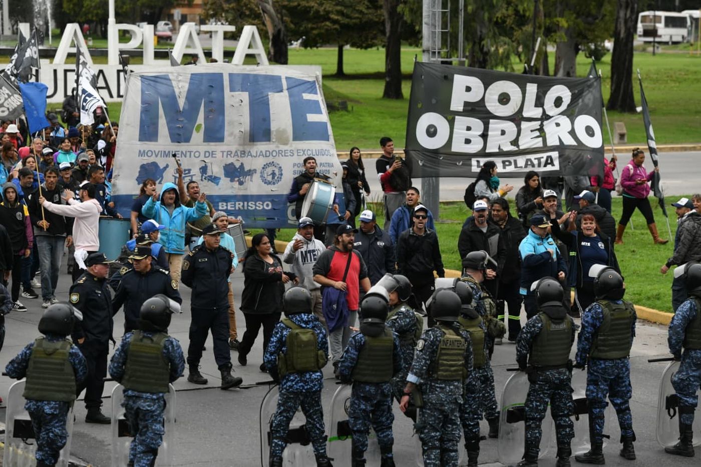 Corte de tránsito en la Autopista La Plata-Buenos Aires (6)
