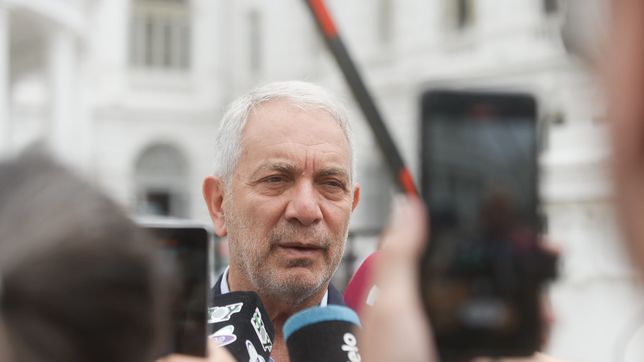 alak cruzo a milei: quiere destruir el sistema democratico