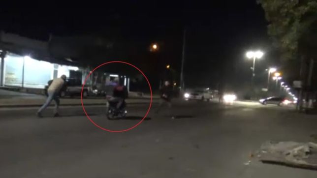 video: zig zag, fuga y persecucion en medio de un control de transito en la plata