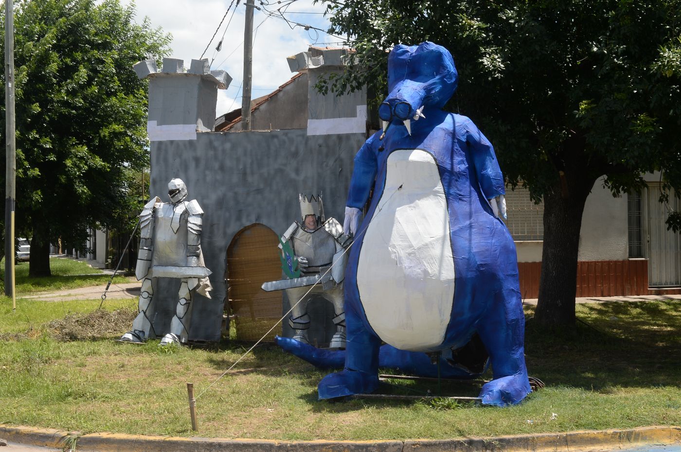 El guerrero y el drag&oacute;n que incluye la cara de Axel Kicillof, en 137 y 52