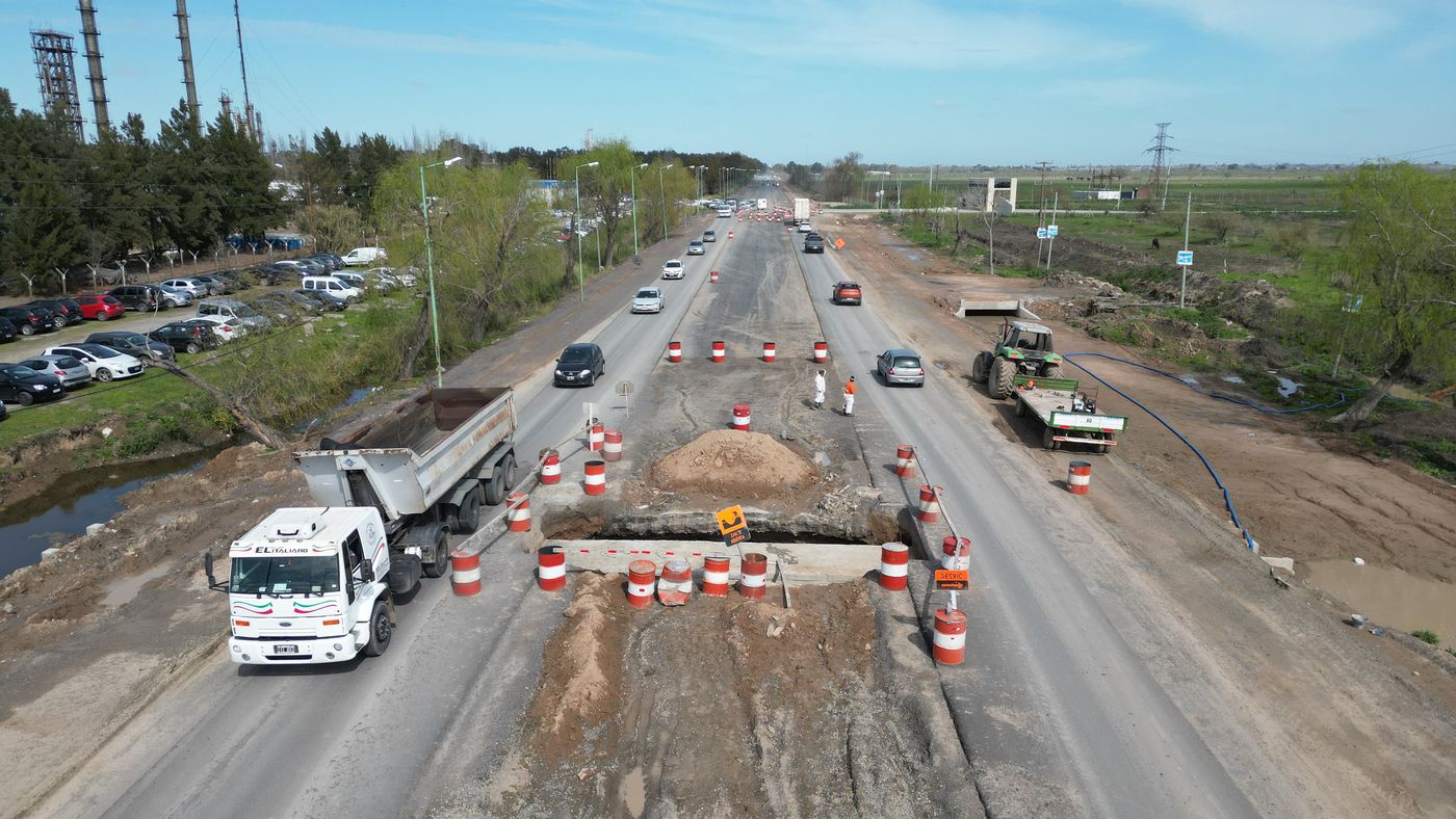 Camino Rivadavia Obra paralizada.JPG