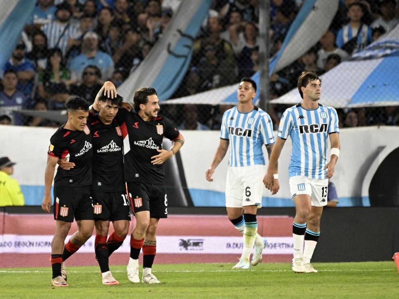 Estudiantes vs Racing festejo gol.jpeg