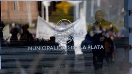 detuvieron a 19 cooperativistas en medio de los incidentes en la municipalidad