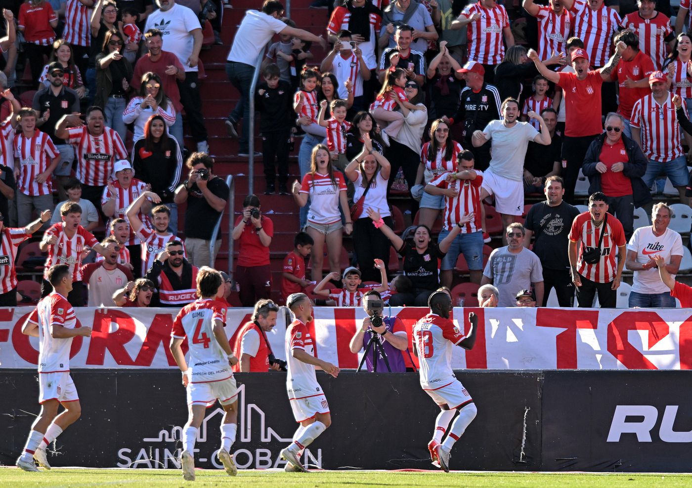 Estudiantes Boca Cetre festejo gol