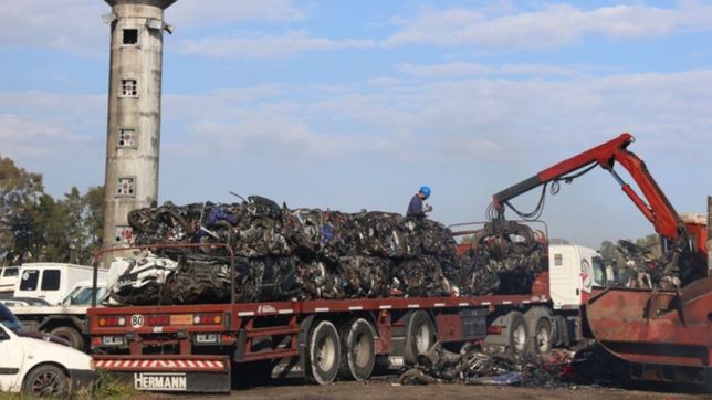 ¿que hace la municipalidad con las partes de las motos y los autos que se compactan?