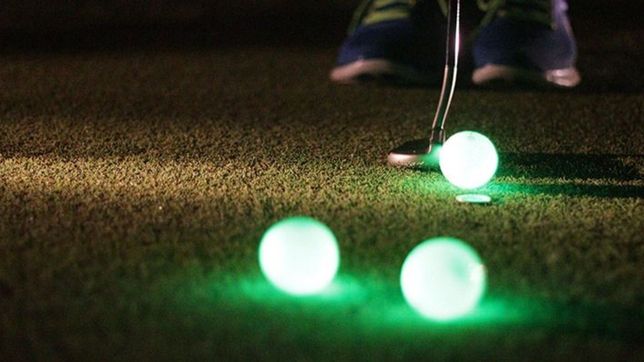 golf a la luz de la luna para conocedores y principiantes en el country de estudiantes