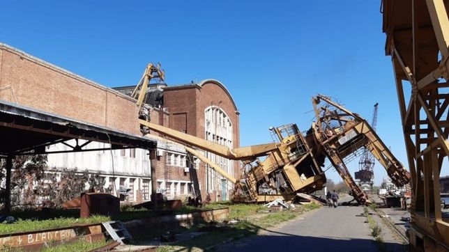 se derrumbo una grua en el astillero rio santiago y destruyo un galpon