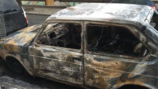 volvieron a la carga: nuevo ataque de quemacoches en el centro platense