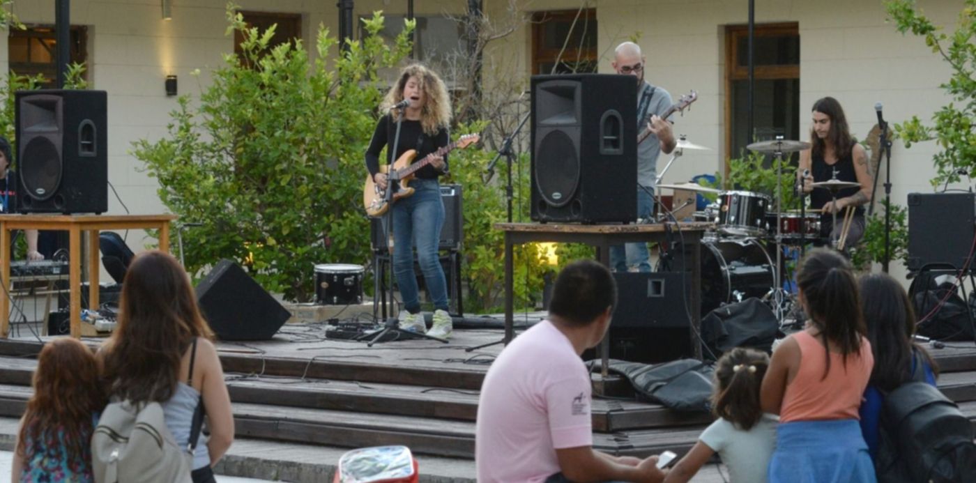 1664026381506.jpg?x= 10&y=96&width=1520&height=760&rotate=0&scaleX=1&scaleY=1&ow=1500&oh=998&&cw=1920&ch=950