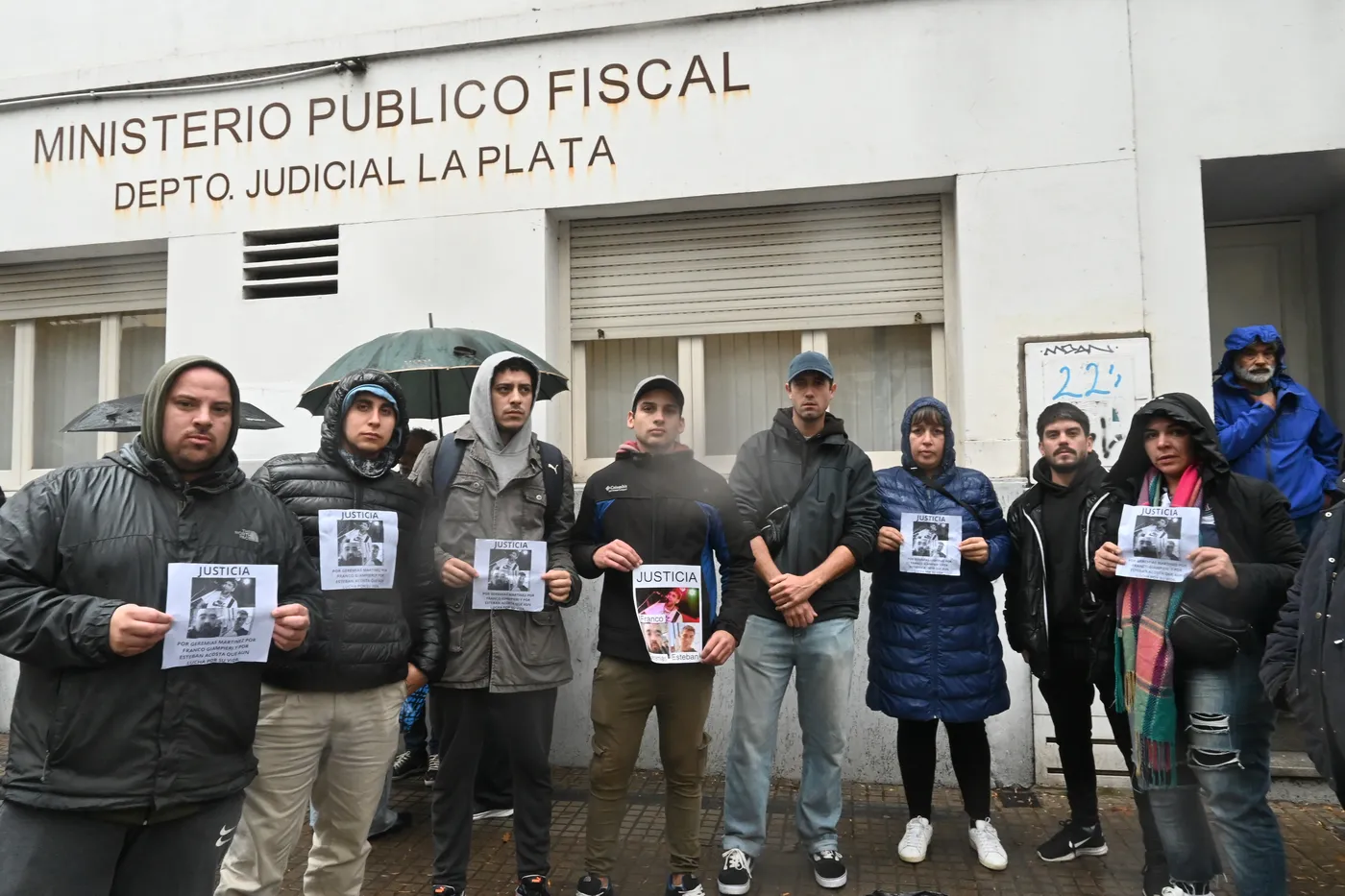 Familiares de las víctimas fatales en Melchor Romero piden justicia