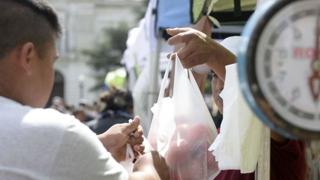 llega el mercadito regional itinerante: ¿que frutas y verduras tiene la bolsa de $200?