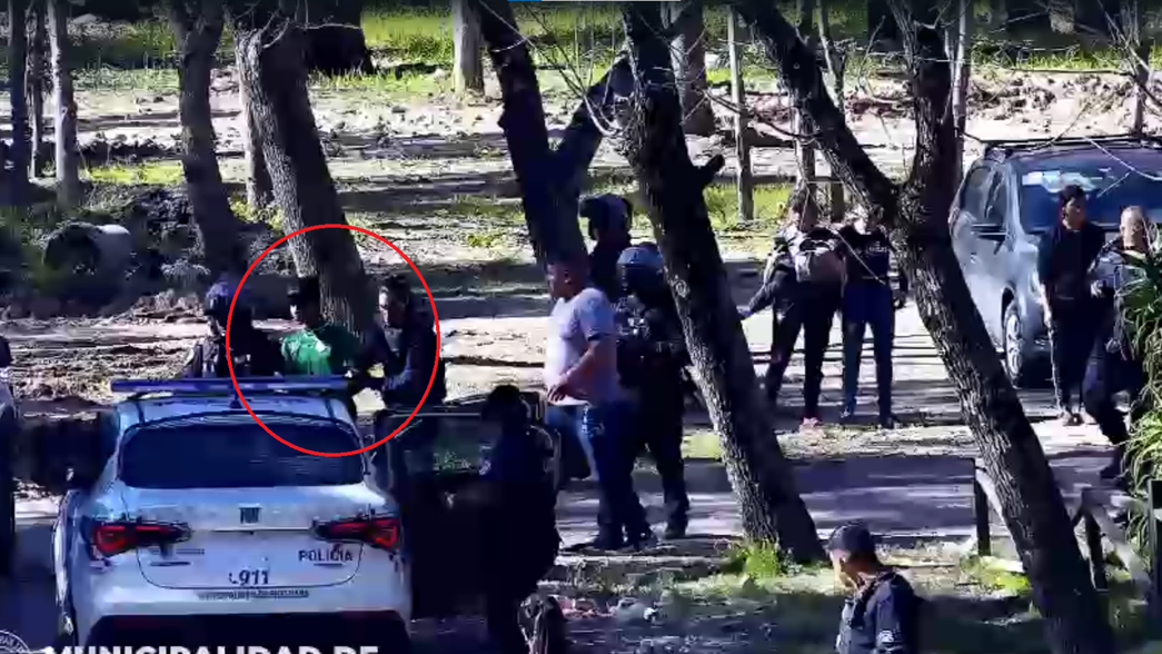 Capturaron a un menor de Ensenada con historial delictivo tras intentar escapar de la Policía