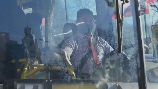 los choferes de micro pasaran a cobrar un sueldo inicial de $200.000 desde diciembre