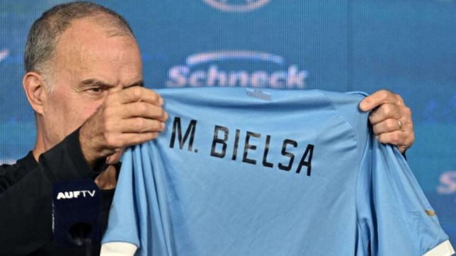 sorpresa en uruguay: bielsa puso los ojos en un jugador de estudiantes