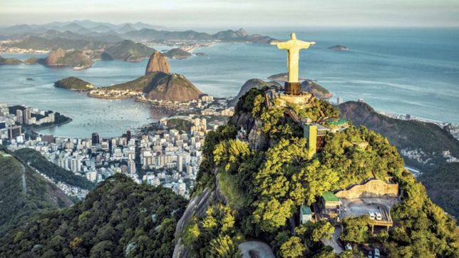 vacaciones en brasil: ¿en que ayuda a los turistas argentinos la devaluacion del real?