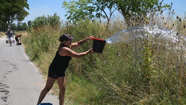 se incendio una cantera de la plata y los vecinos tuvieron que ayudar a apagar el fuego