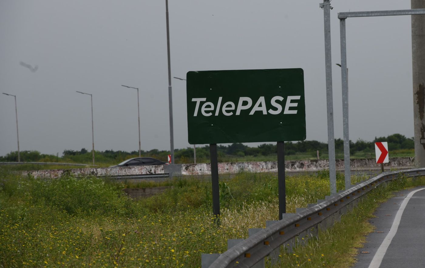 Arcos peaje Villa Elisa (4).jpeg