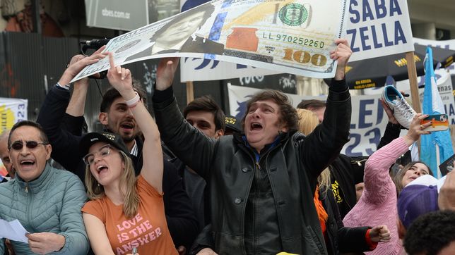 decenas de economistas destrozaron los planes libertarios de dolarizacion