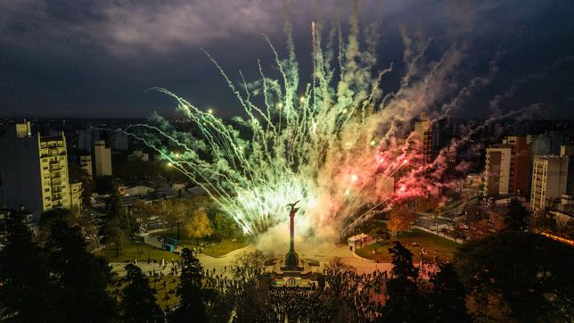 las impactantes imagenes de los fuegos en la reapertura de plaza italia
