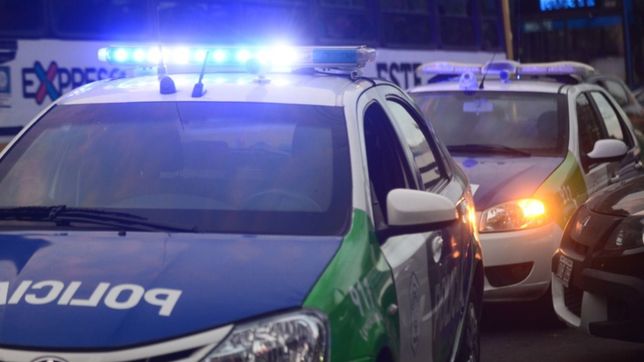 motochorros le dispararon a la cabeza a un joven para robarle el celular en la plata