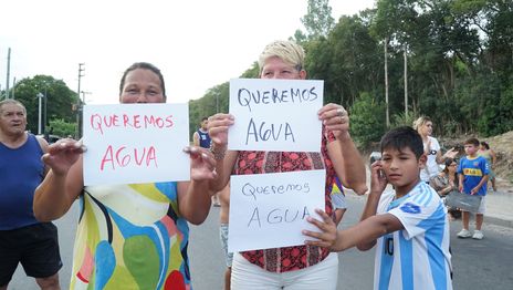 Reclamo falta de agua Hernández (8).jpg