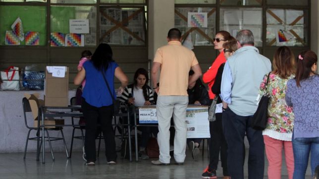 mas mesas, incentivos y horarios prioritarios: ¿como sera votar en plena pandemia?