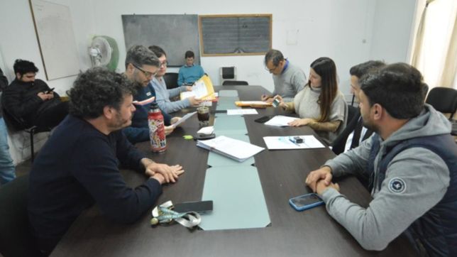 el concejo deliberante vuelve a sesionar y le dara luz verde a la suba de los taxis