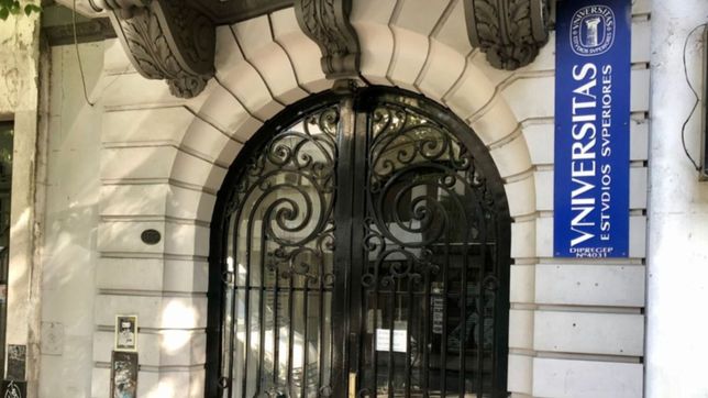 universitas rompe el silencio tras el escandalo de los titulos: es algo que nos excede