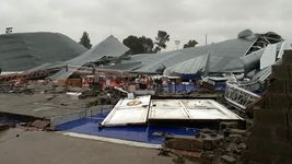 al menos 13 muertos, 14 heridos graves y voladura de techos al menos 13 muertos, 14 heridos graves y voladura de techos