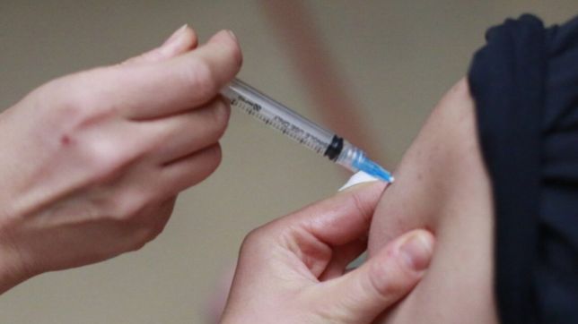 ¿quien es la persona mas joven que recibio la vacuna en la provincia de buenos aires?