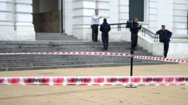 piden 25 anos de carcel para el acusado de una sangrienta salidera en la plata