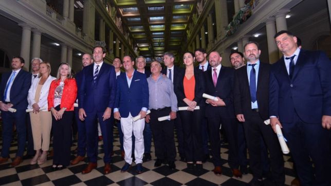 trabajo, desarrollo de los barrios y el dialogo: el mensaje de garro a su nuevo gabinete