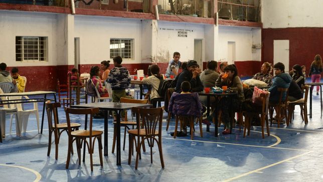 ya son 69 los vecinos evacuados en la plata a causa del temporal
