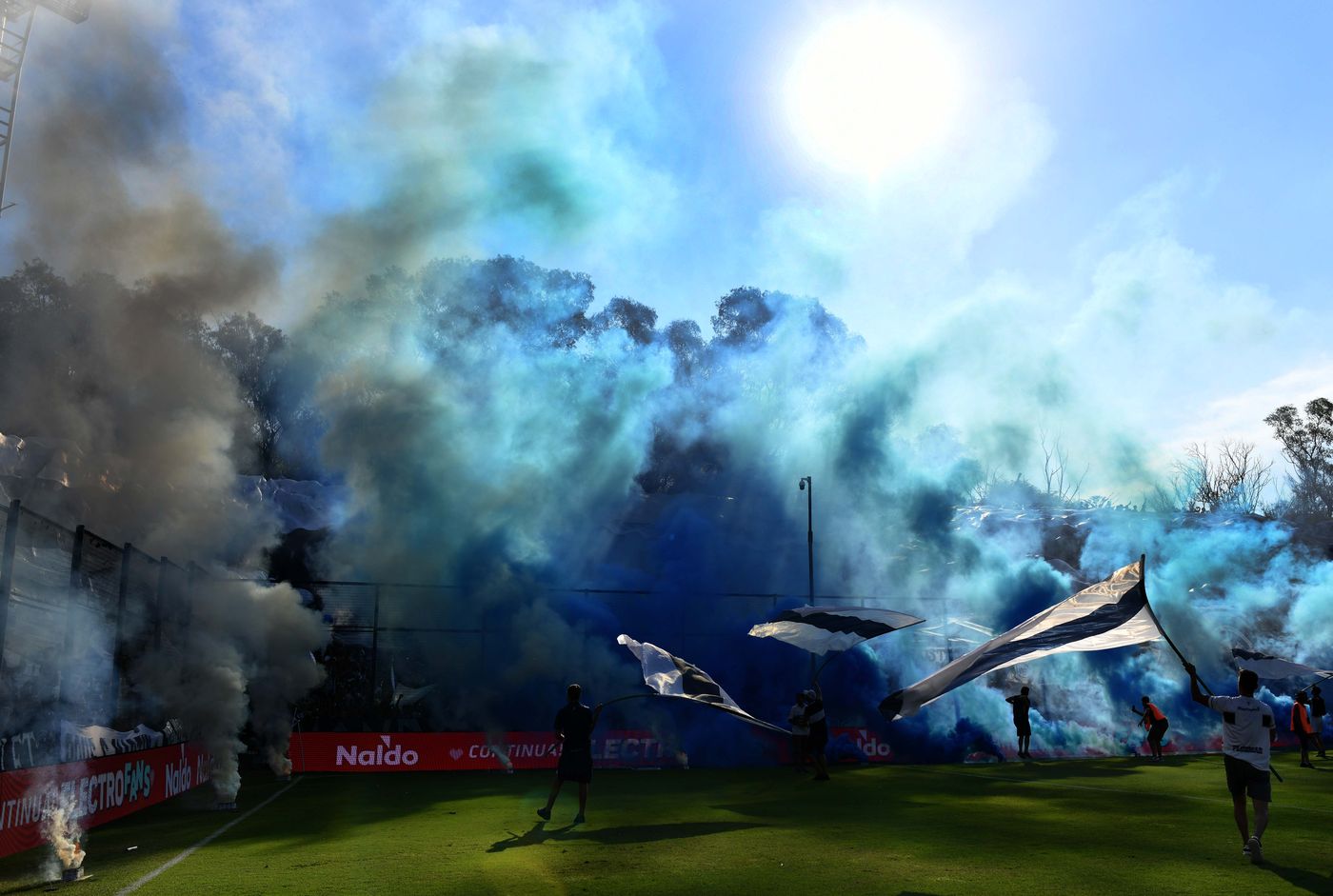 Hinchada Gimnasia (5).jpg