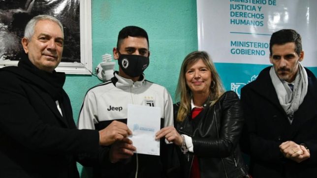 provincia alcanzo el record y entrego mas de 10 mil dni en carceles bonaerenses