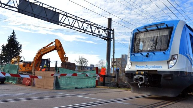 accidente fatal en el roca: una persona fue embestida por el tren en la plata