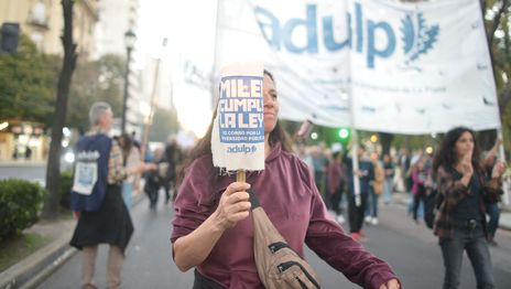 Los docentes de ADULP partieron hacia la cuarta Marcha Federal Universitaria Los docentes de ADULP partieron hacia la cuarta Marcha Federal Universitaria