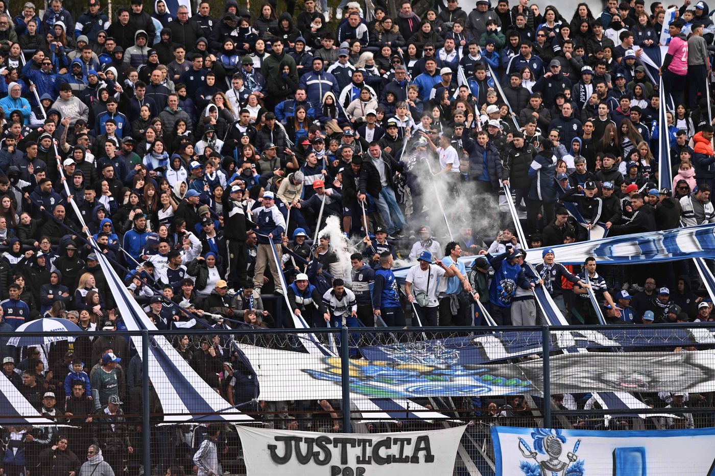 Gimnasia Lanús hinchada