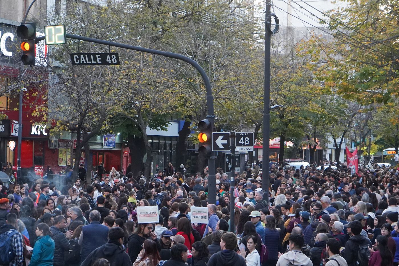Ruidazo universitario Marcha Federal frente al Rectorado (9)