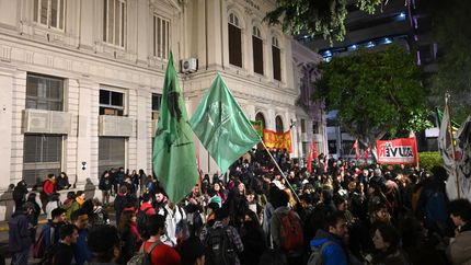 Estudiantes de la UNLP permanecerán toda la noche en el Rectorado contra el veto de Javier Mieli