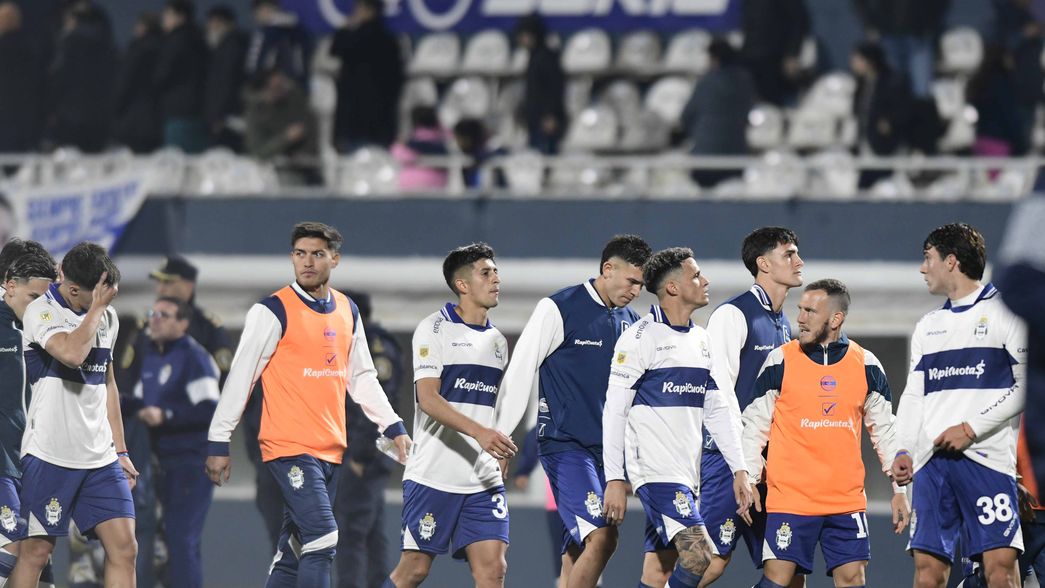 Pálida actuación de Gimnasia, que cayó frente a Instituto en el debut
