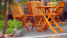 organizan una venta de garaje en una casa de la plata y liquidan todo a precios accesibles organizan una venta de garaje en una casa de la plata y liquidan todo a precios accesibles