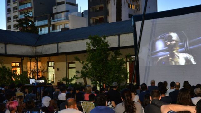 cine al aire libre, una excelente opcion para disfrutar de las noches veraniegas