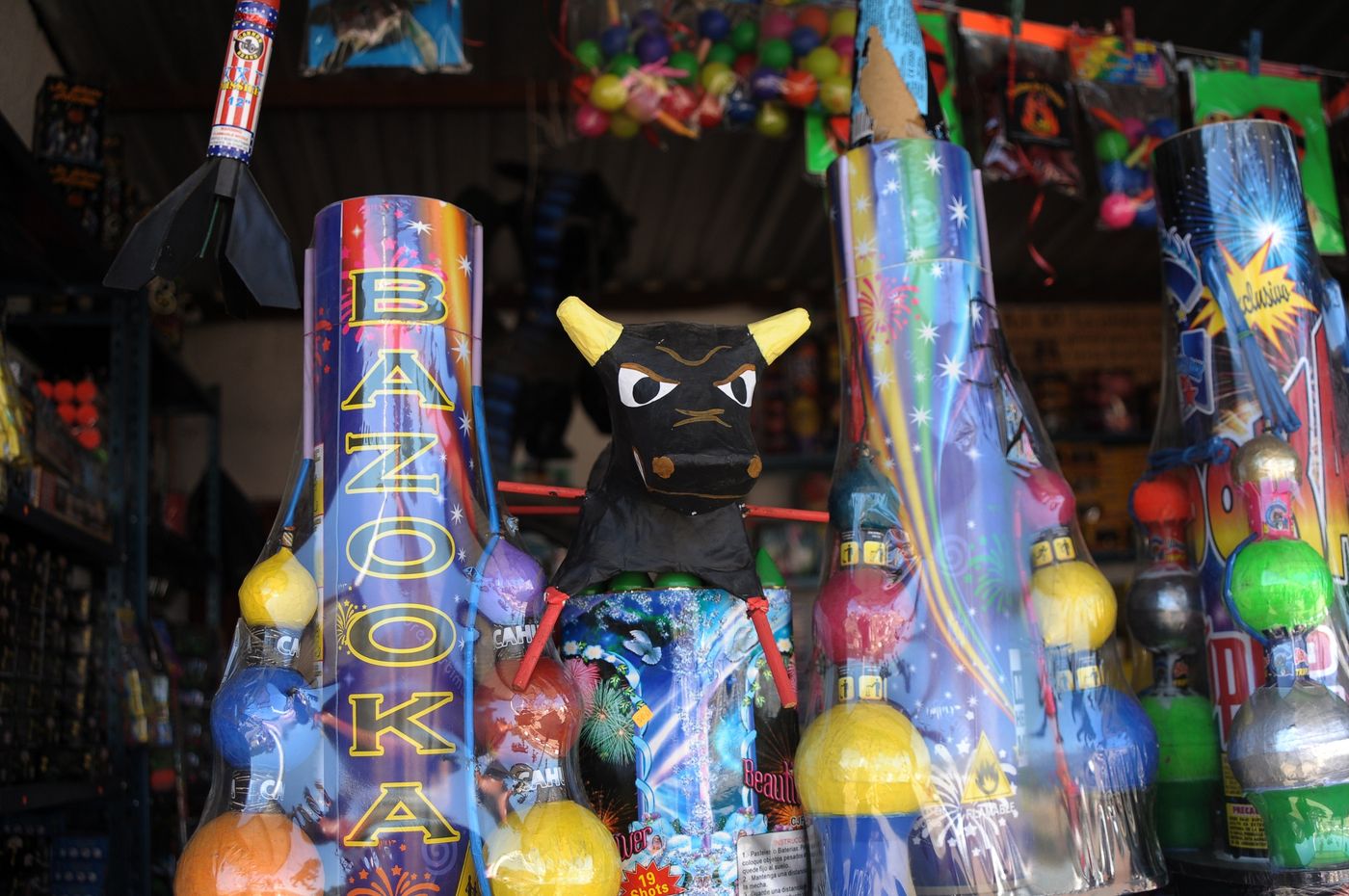 Pirotecnia fuegos artificiales.jpg