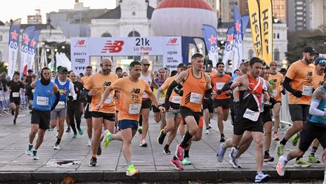 Así se vive la cuarta edición de la Media Maratón La Plata en las calles de la ciudad Así se vive la cuarta edición de la Media Maratón La Plata en las calles de la ciudad