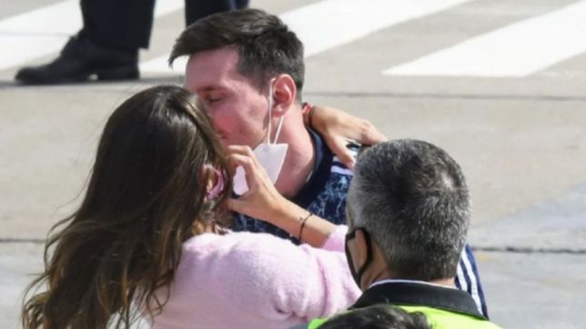 video: asi fue el emotivo reencuentro de messi con su familia tras obtener la copa america