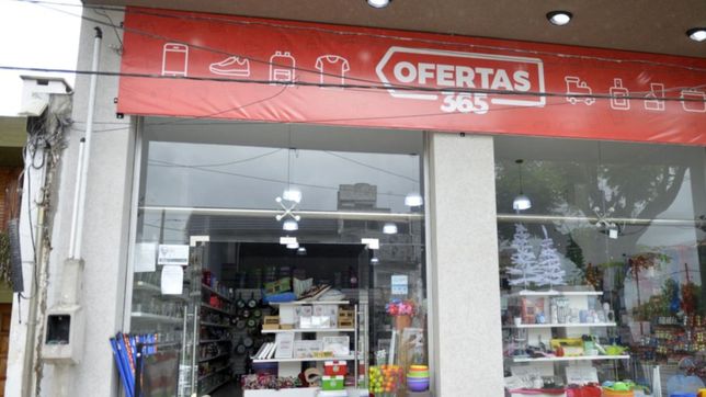video: asi fue la visita de mauricio macri al bazar platense que vende a todo el pais por internet